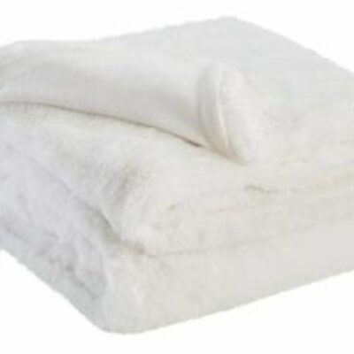 Signature Design by Ashley | Living Room Gariland White Faux Fur Throw